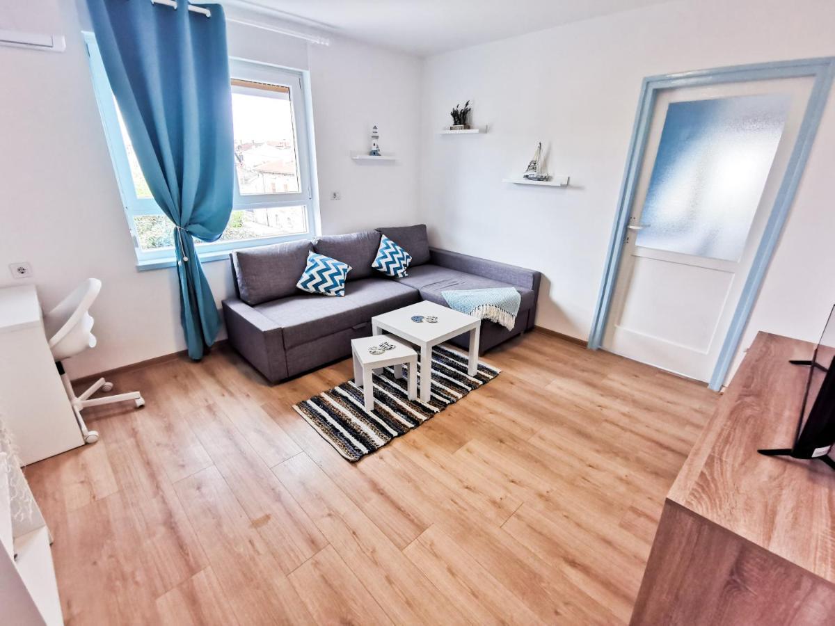 Sea Star Apartment Pula Zewnętrze zdjęcie